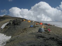 Штормовой лагерь на высоте 4000 метров